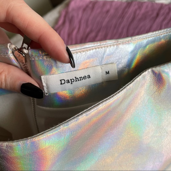 Holographic Skirt - Picture 5 of 9